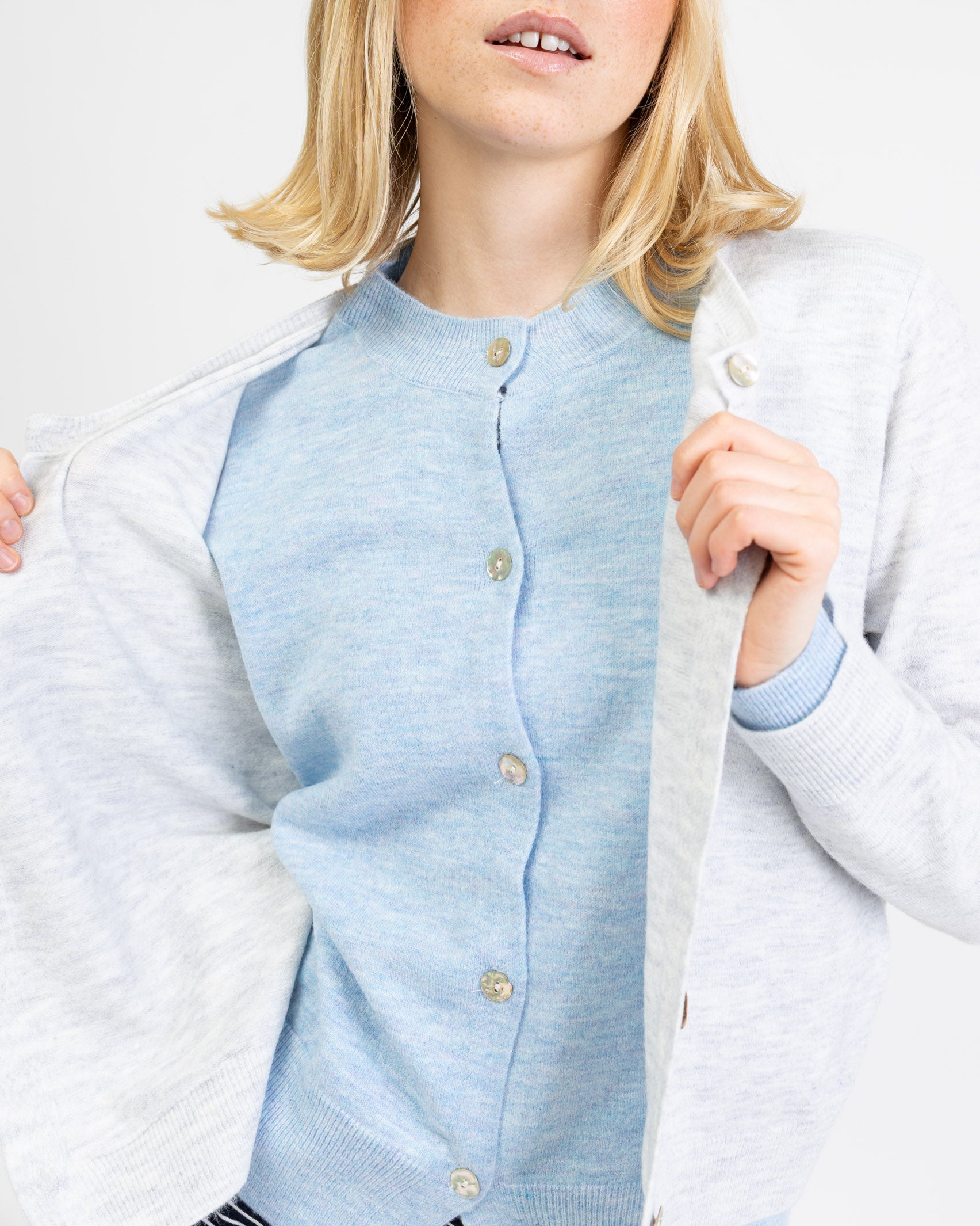 Doppellagige Strickjacke