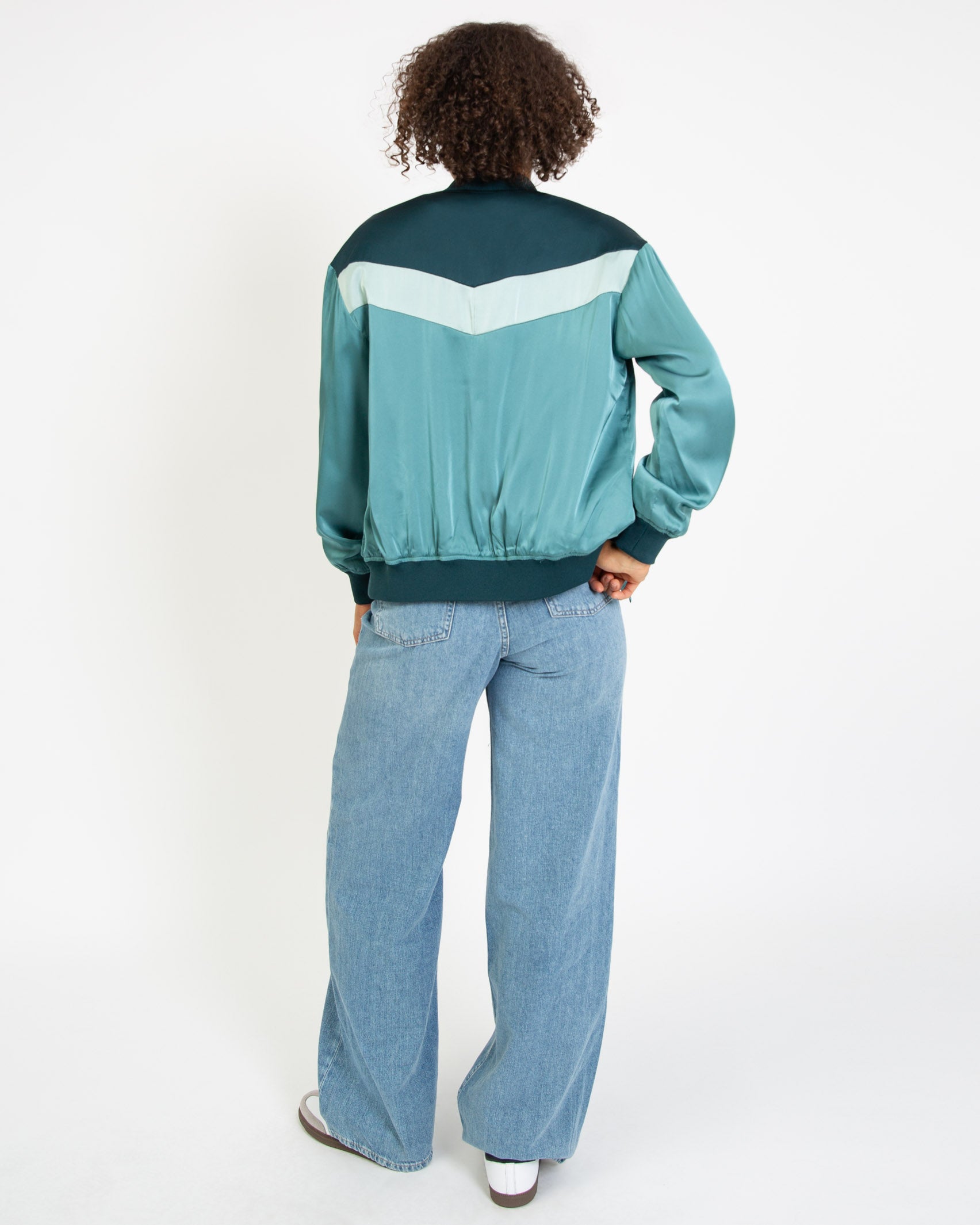 Dreifarbige Jacke in Satin Optik - Broke + Schön