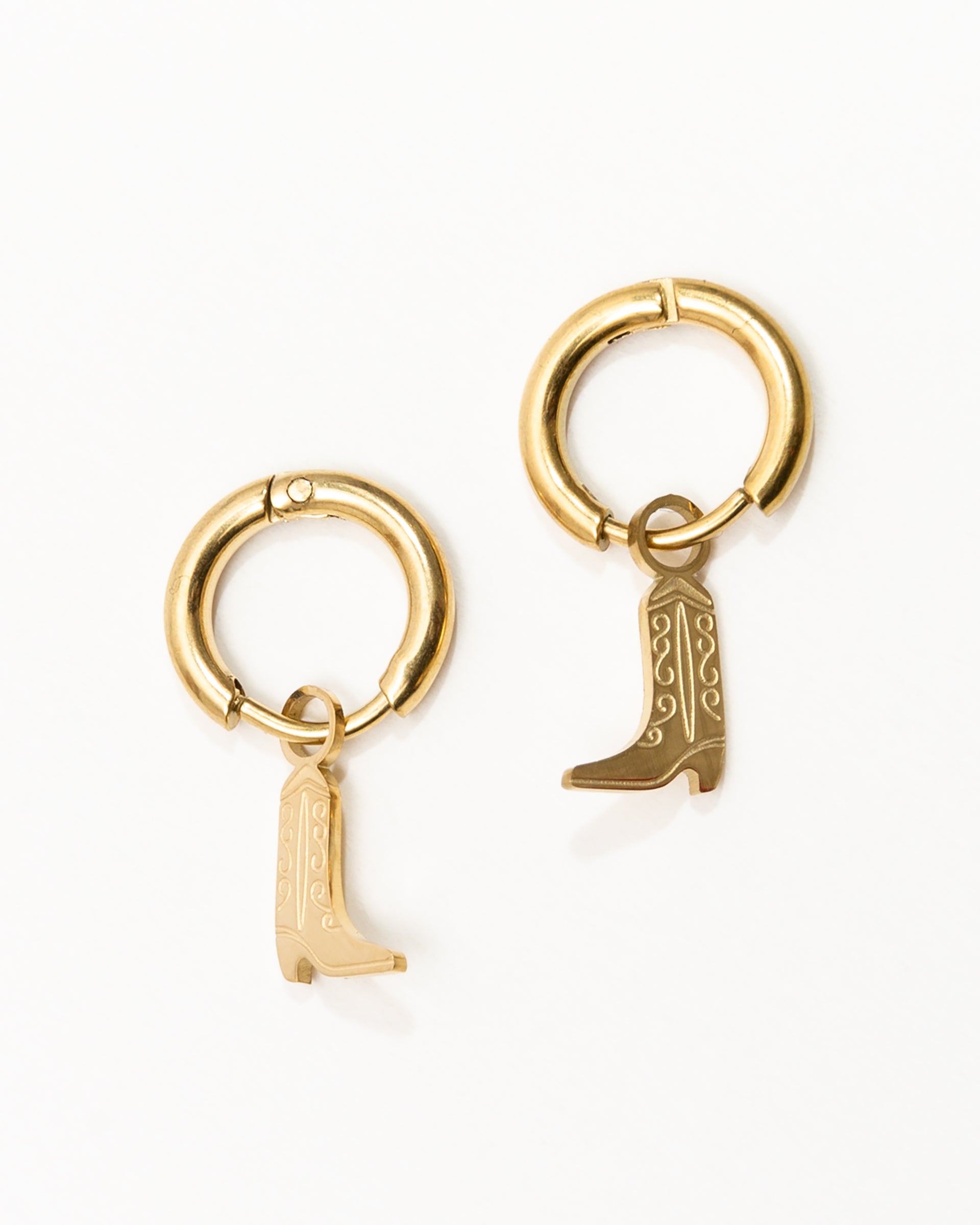 Huggie Creolen mit Cowboy Stiefel - Broke + Schön