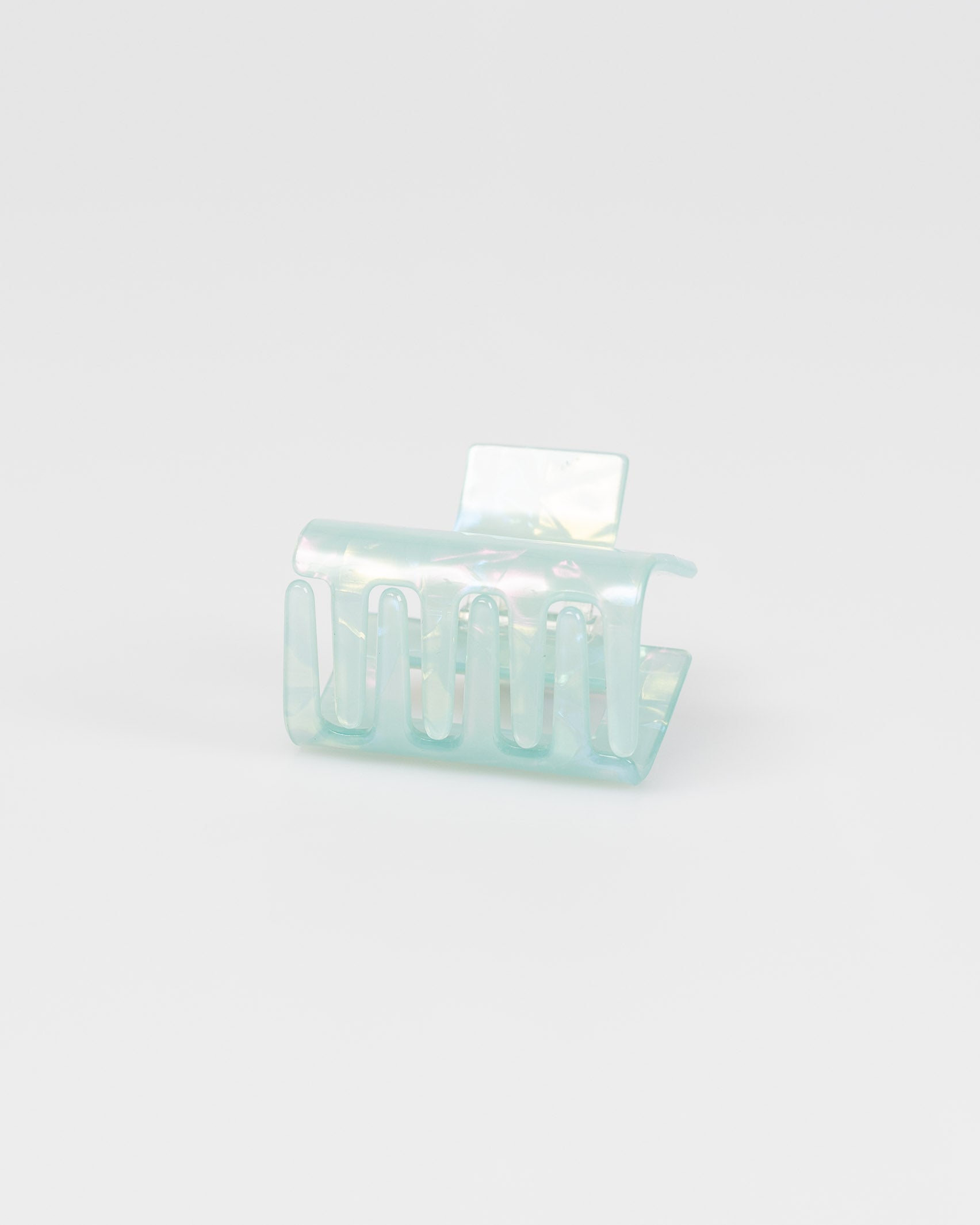 Haarclip in hellen Grüntönen