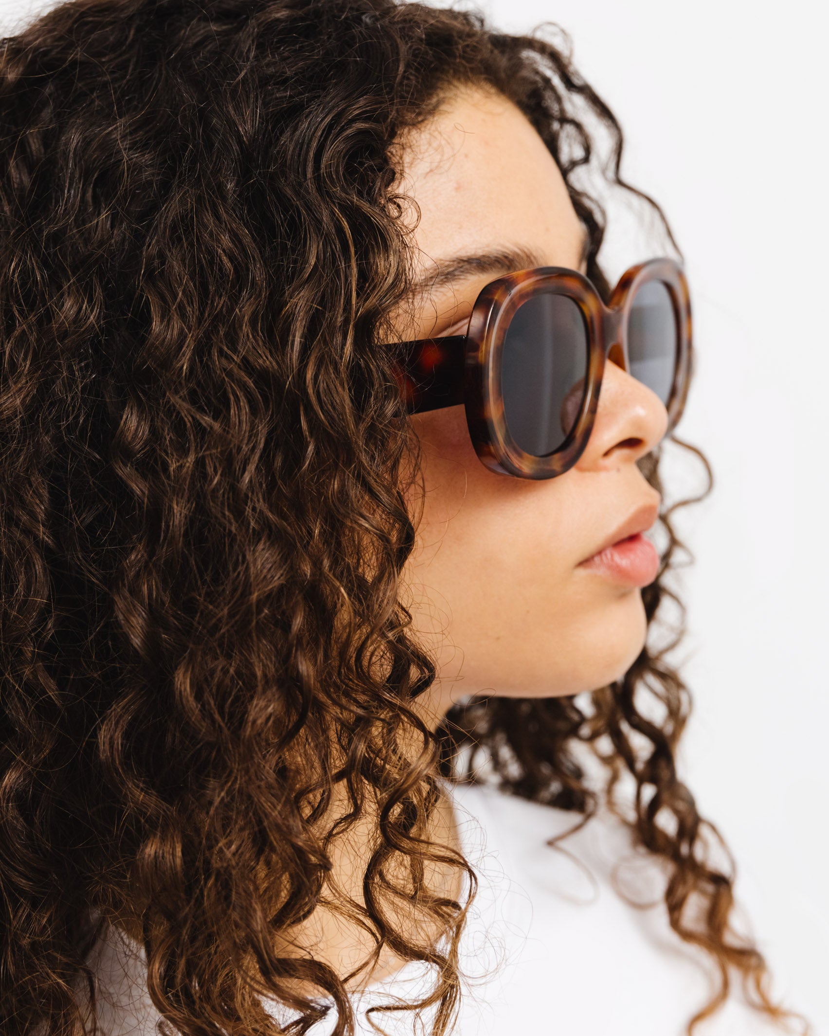 Große, ovale Sonnenbrille - Broke + Schön