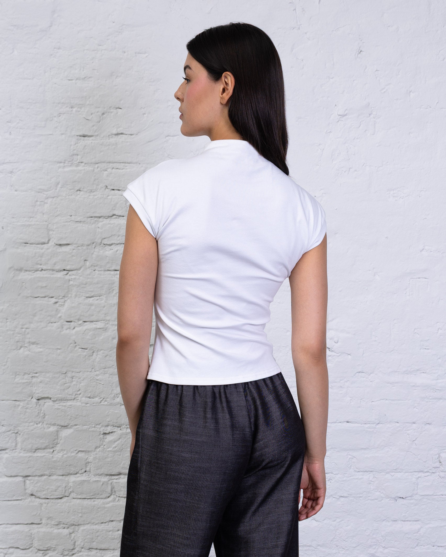 Asymmetrisches Shirt mit Knöpfen