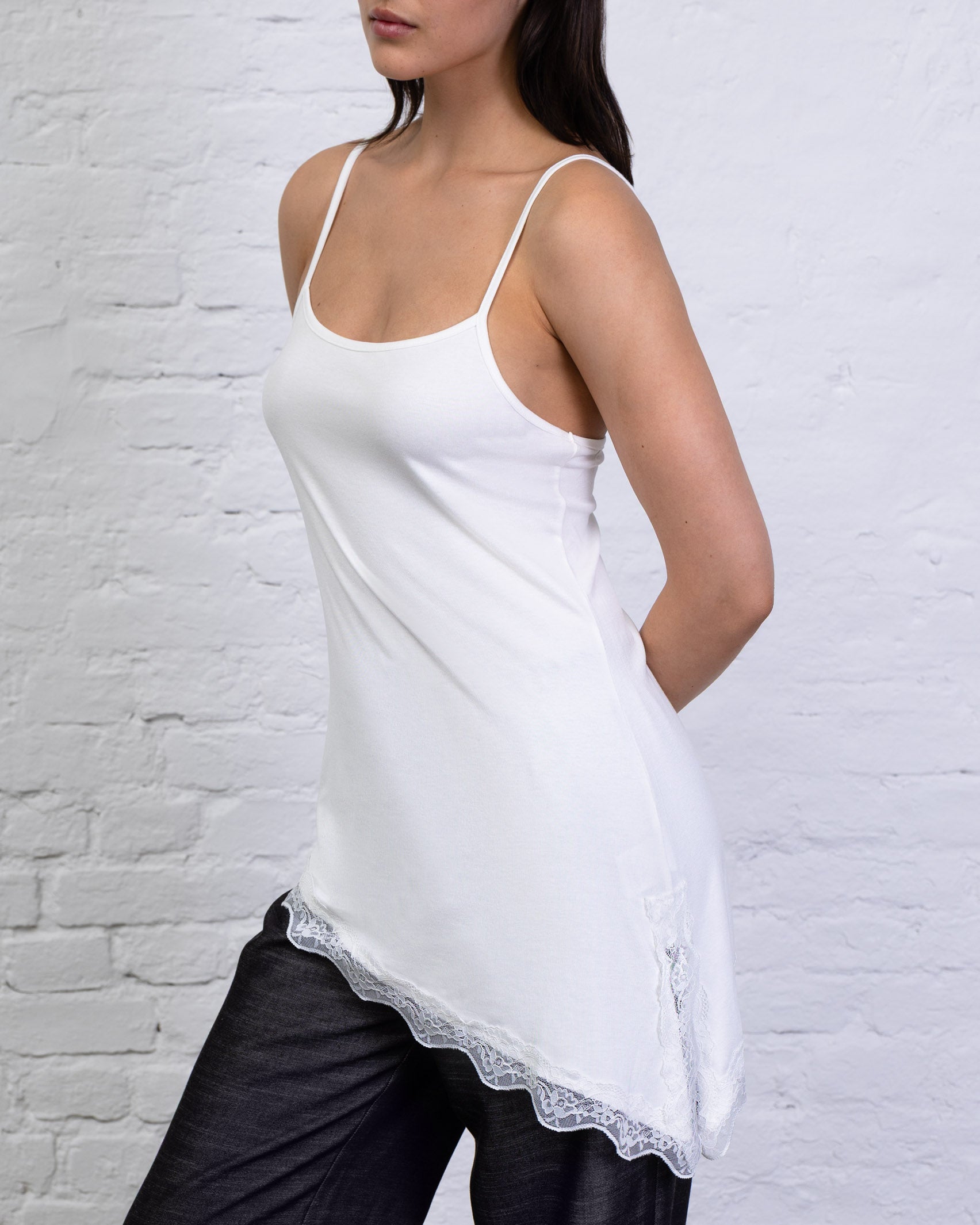 Asymmetrisches Top mit Spitze