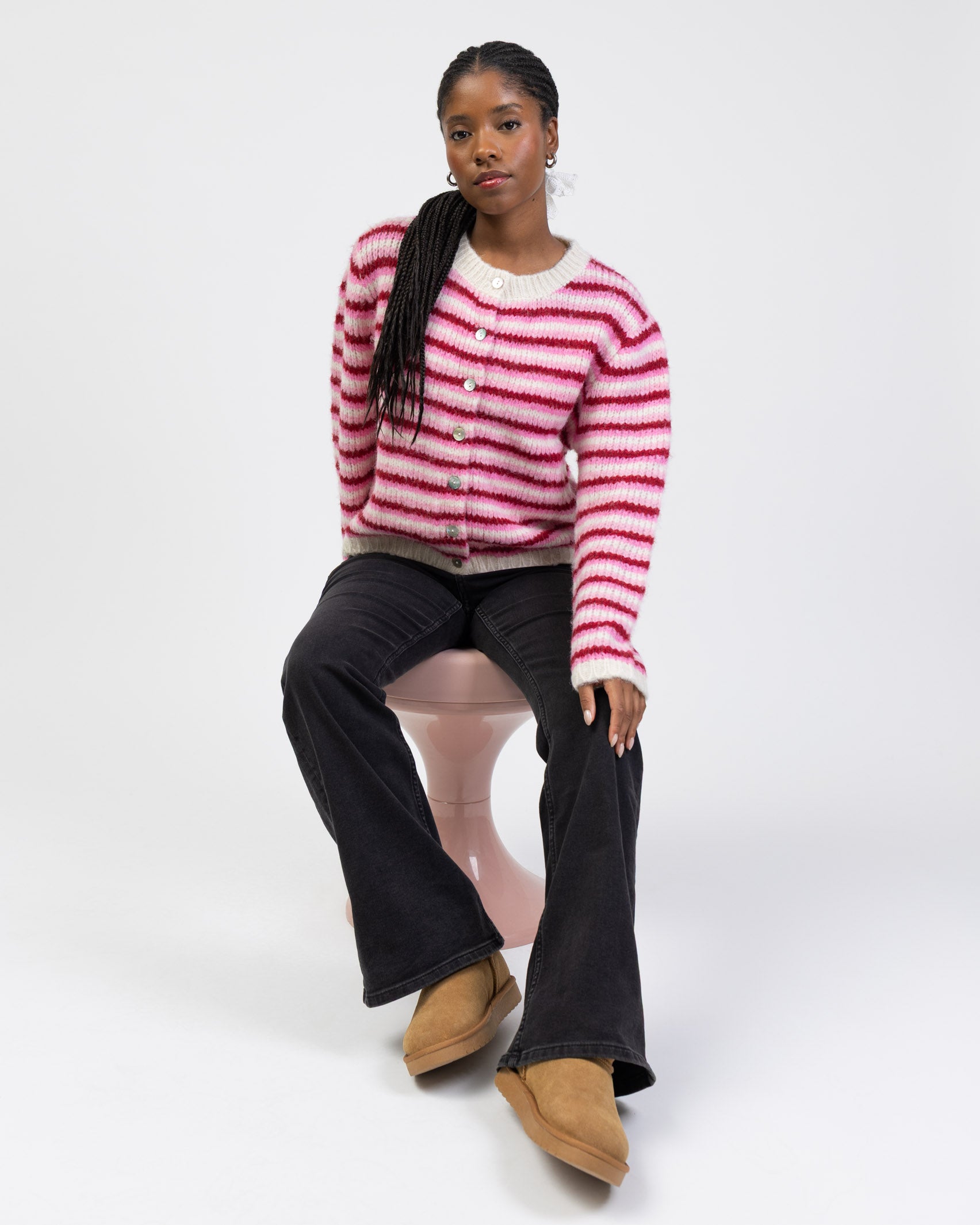 Strickjacke mit mehrfarbigen Streifen