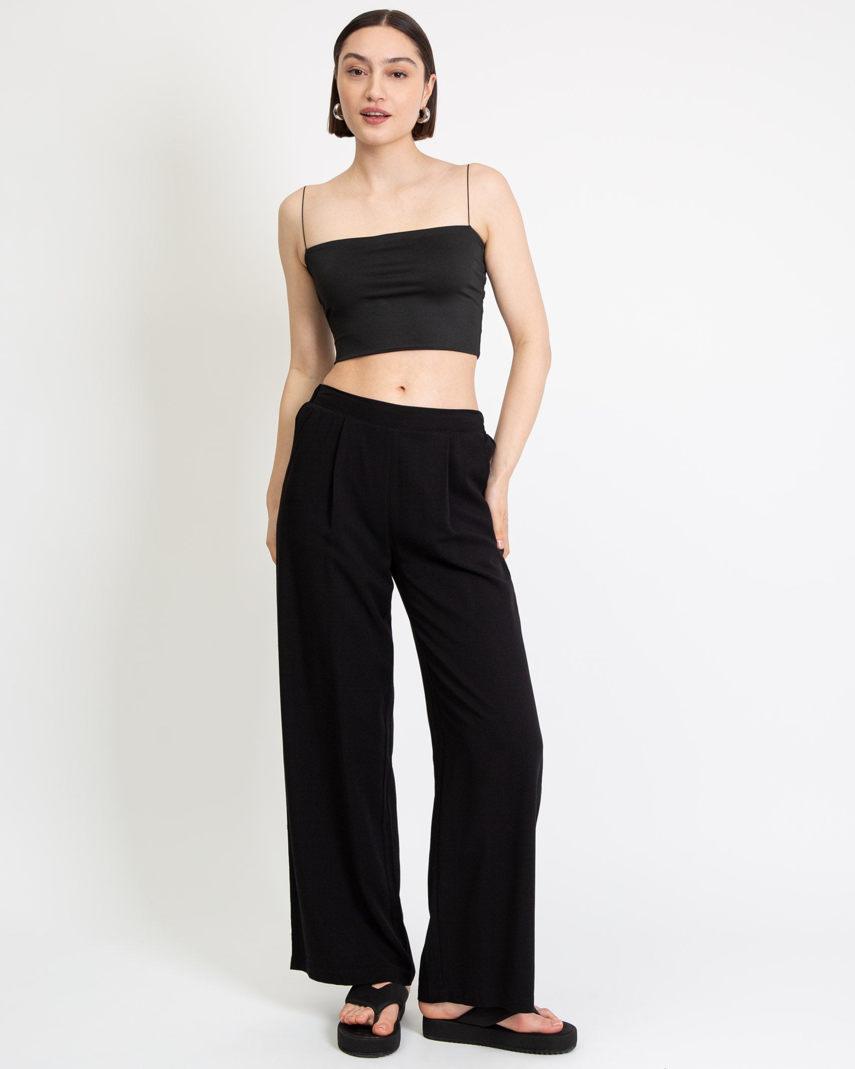 Stoffhose mit weitem Bein