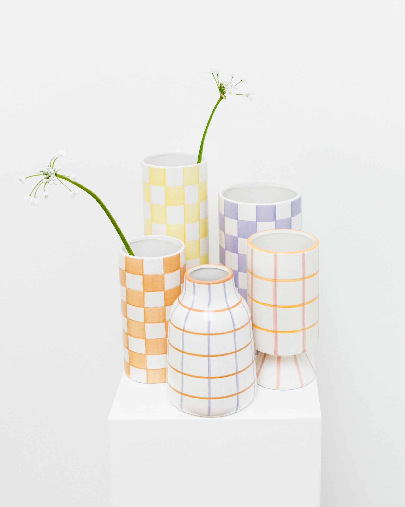 Vase mit pastel-orangenem Karomuster - Broke + Schön