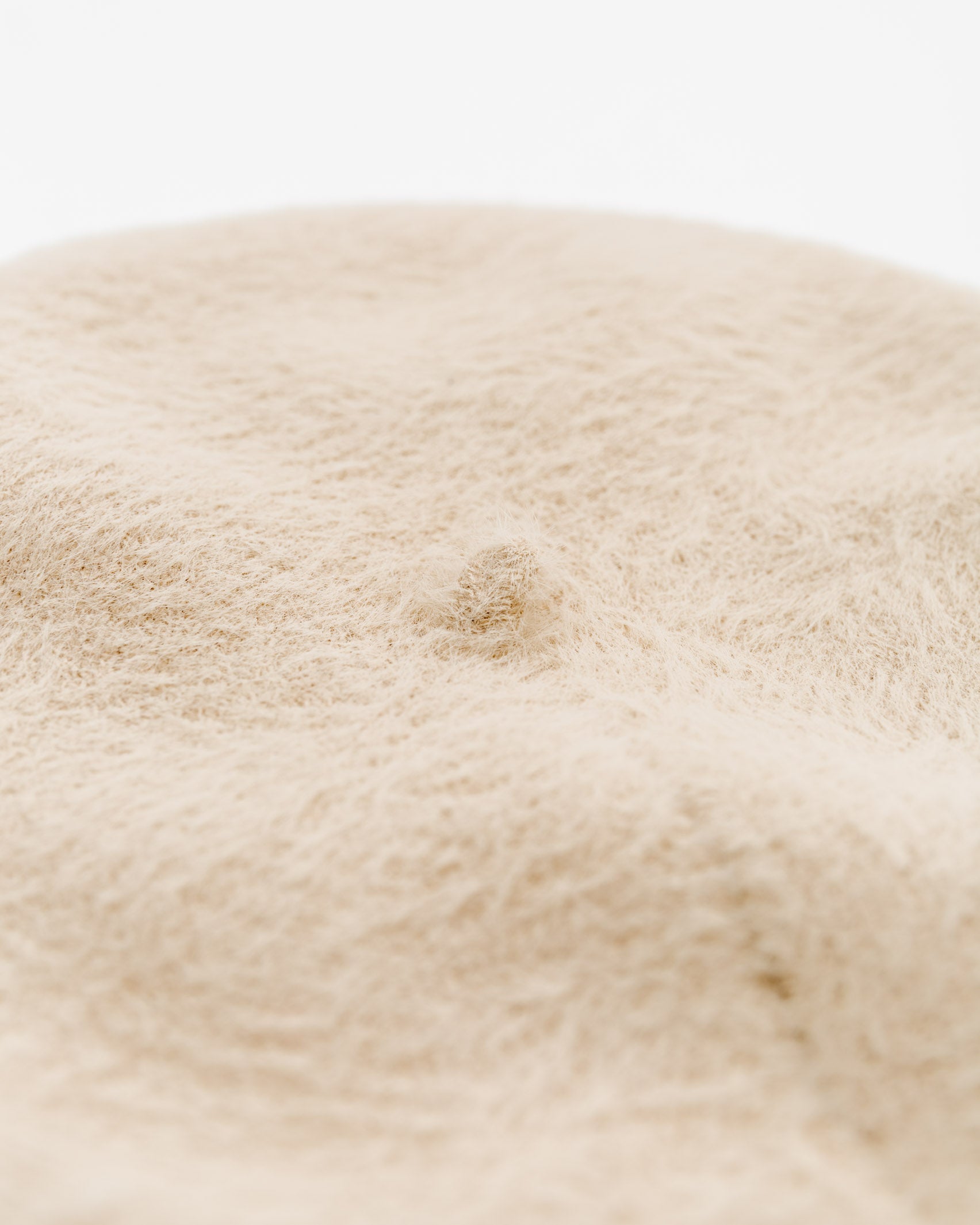 Einfarbiges Barett mit langem Floor - Broke + Schön#farbe_beige