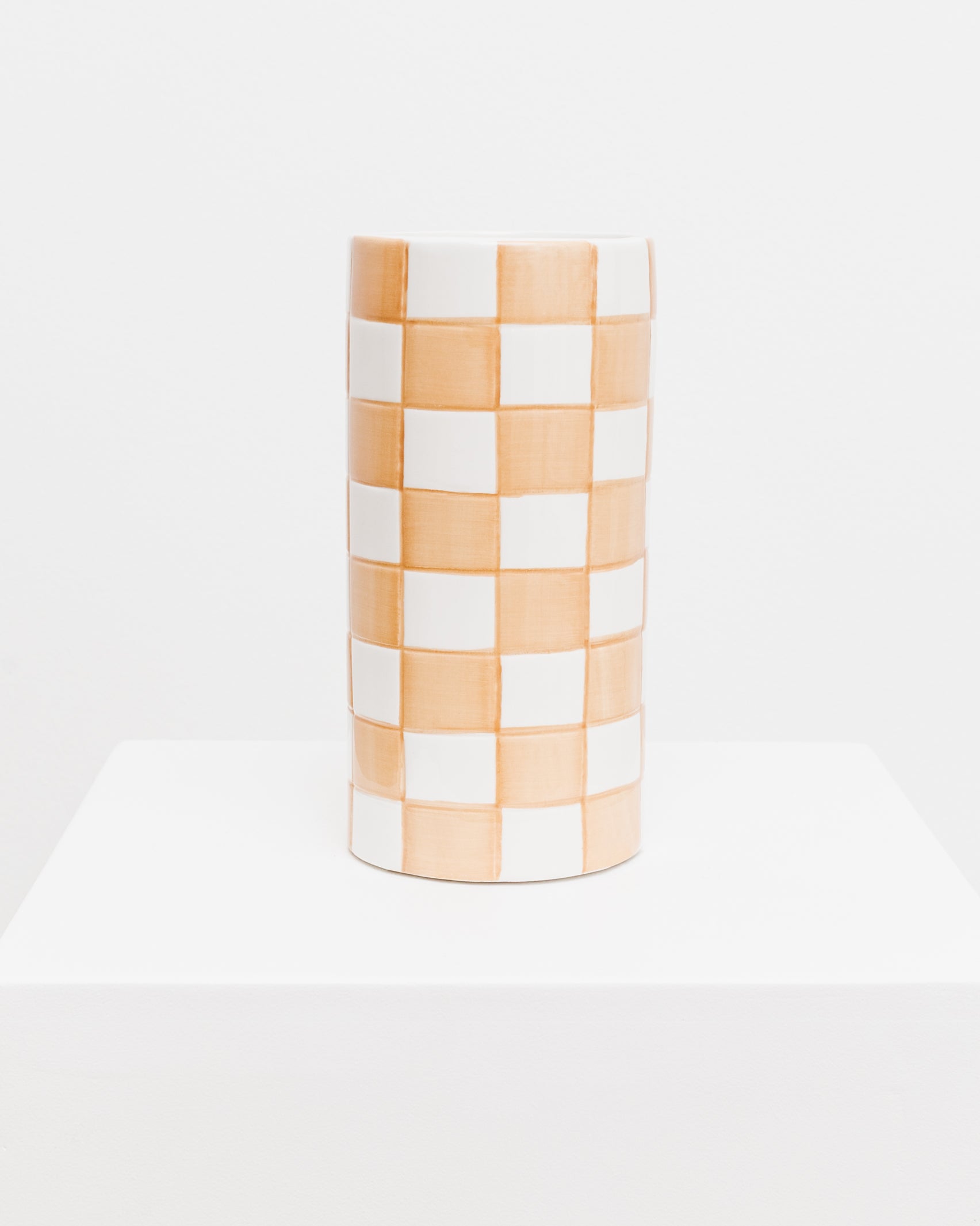 Vase mit pastel-orangenem Karomuster - Broke + Schön