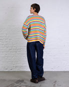 Strickjacke in Regenbogenfarben