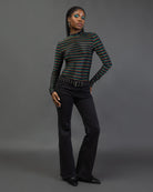 Body mit bunt glitzernden Streifen