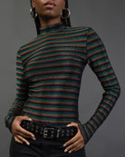 Body mit bunt glitzernden Streifen