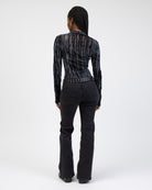 Body mit Schlangenprint aus Samt