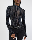 Body mit Schlangenprint aus Samt