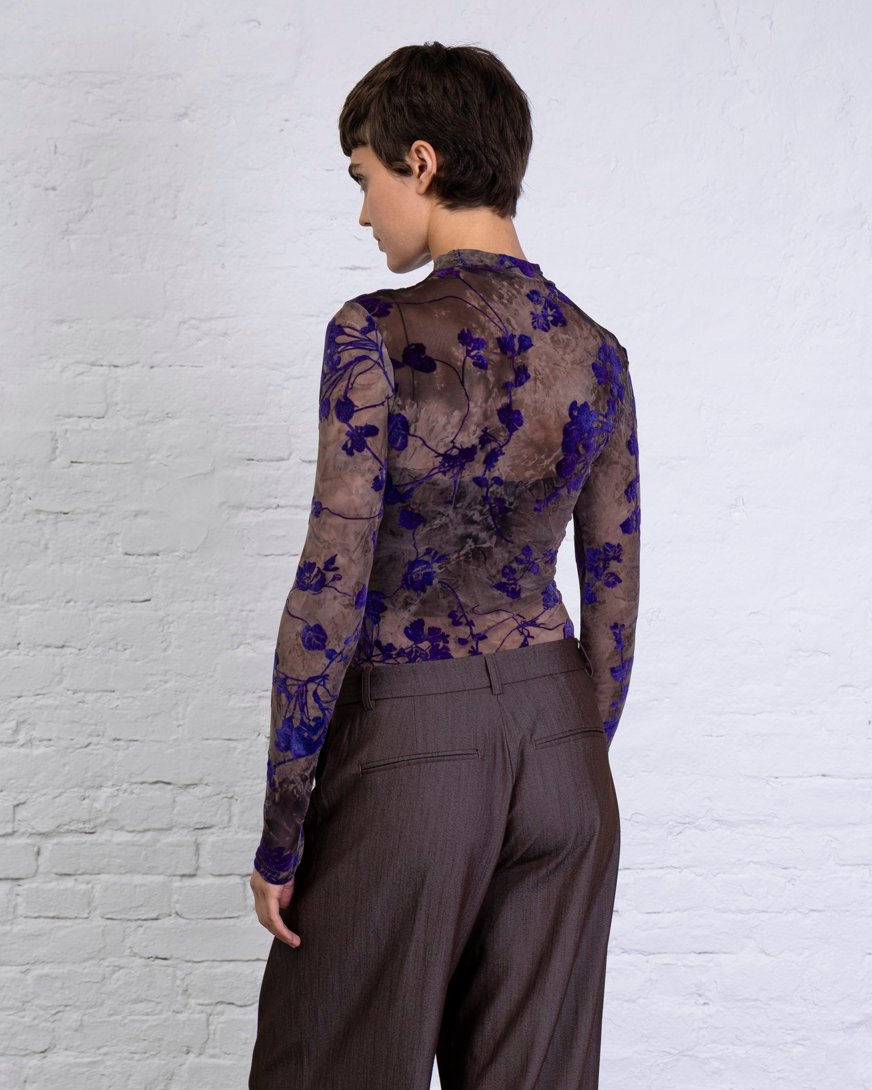 Mesh Body mit samtigem Blumenprint