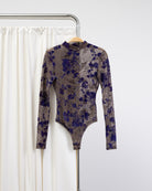 Mesh Body mit samtigem Blumenprint