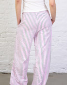 Rosa gestreifte Hose