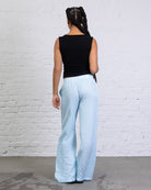 Lockere, gestreifte Stoffhose