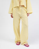 Lockere, gestreifte Stoffhose