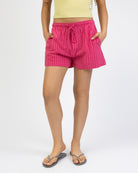 Pink Rot gestreifte Shorts