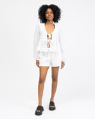 Shorts mit Stickereien