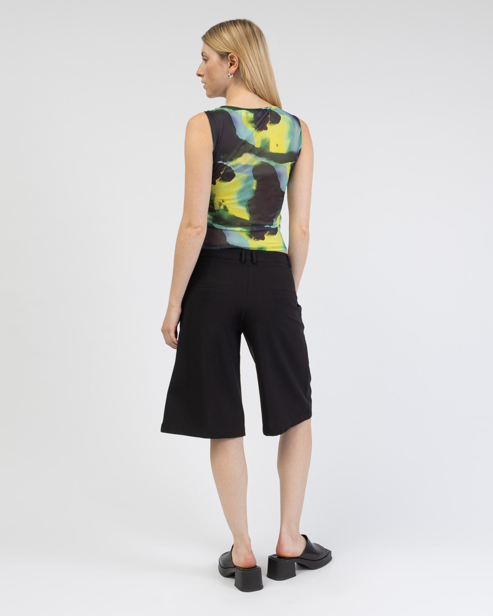 Mesh Top mit Neonprint