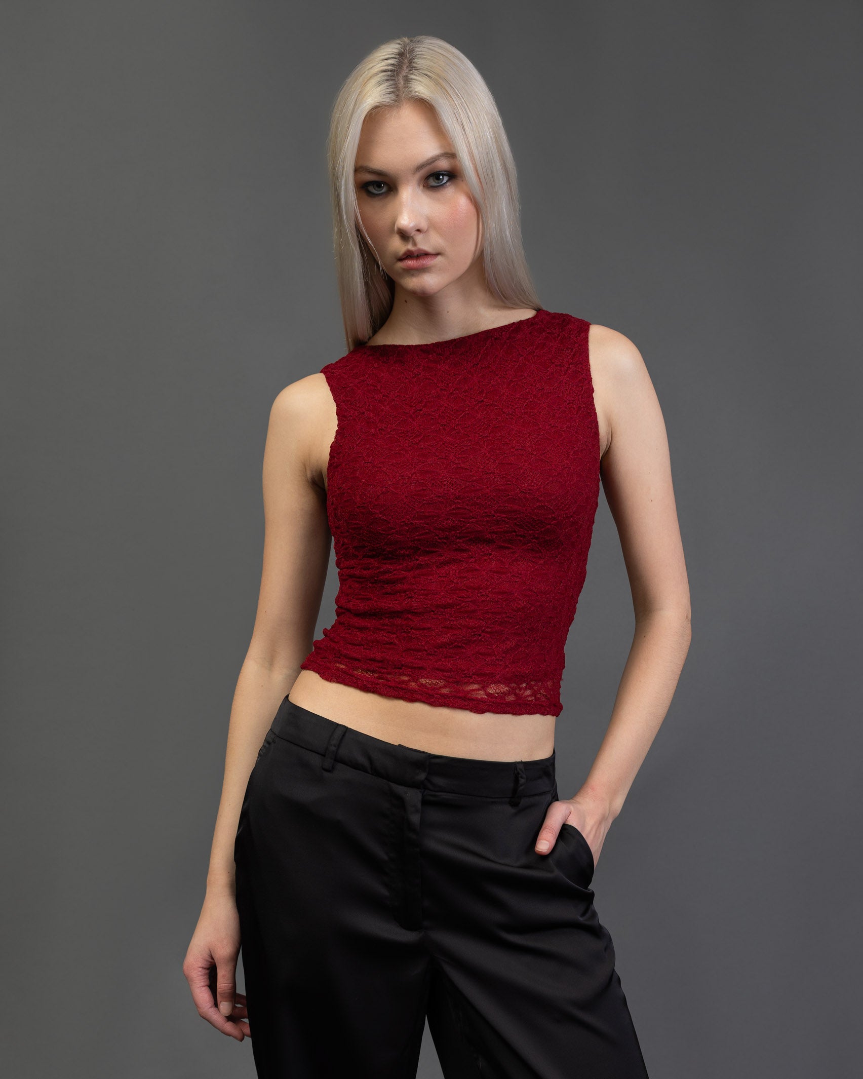 Top mit U-Boot Ausschnitt aus Spitze