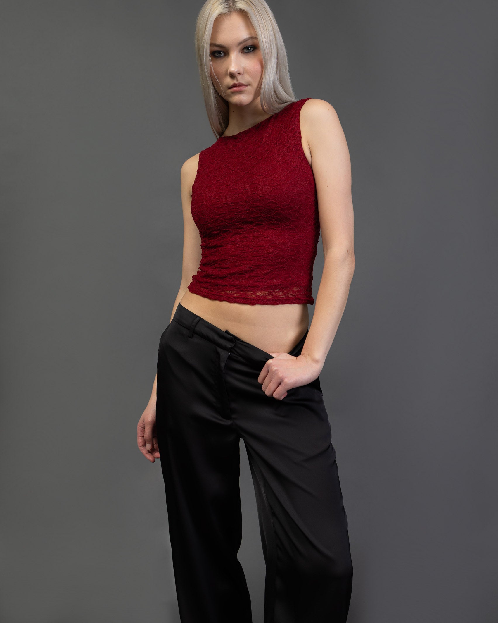 Top mit U-Boot Ausschnitt aus Spitze