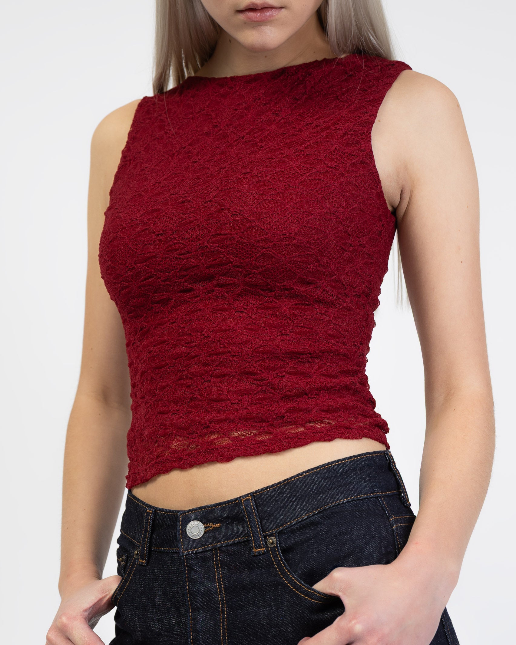 Top mit U-Boot Ausschnitt aus Spitze