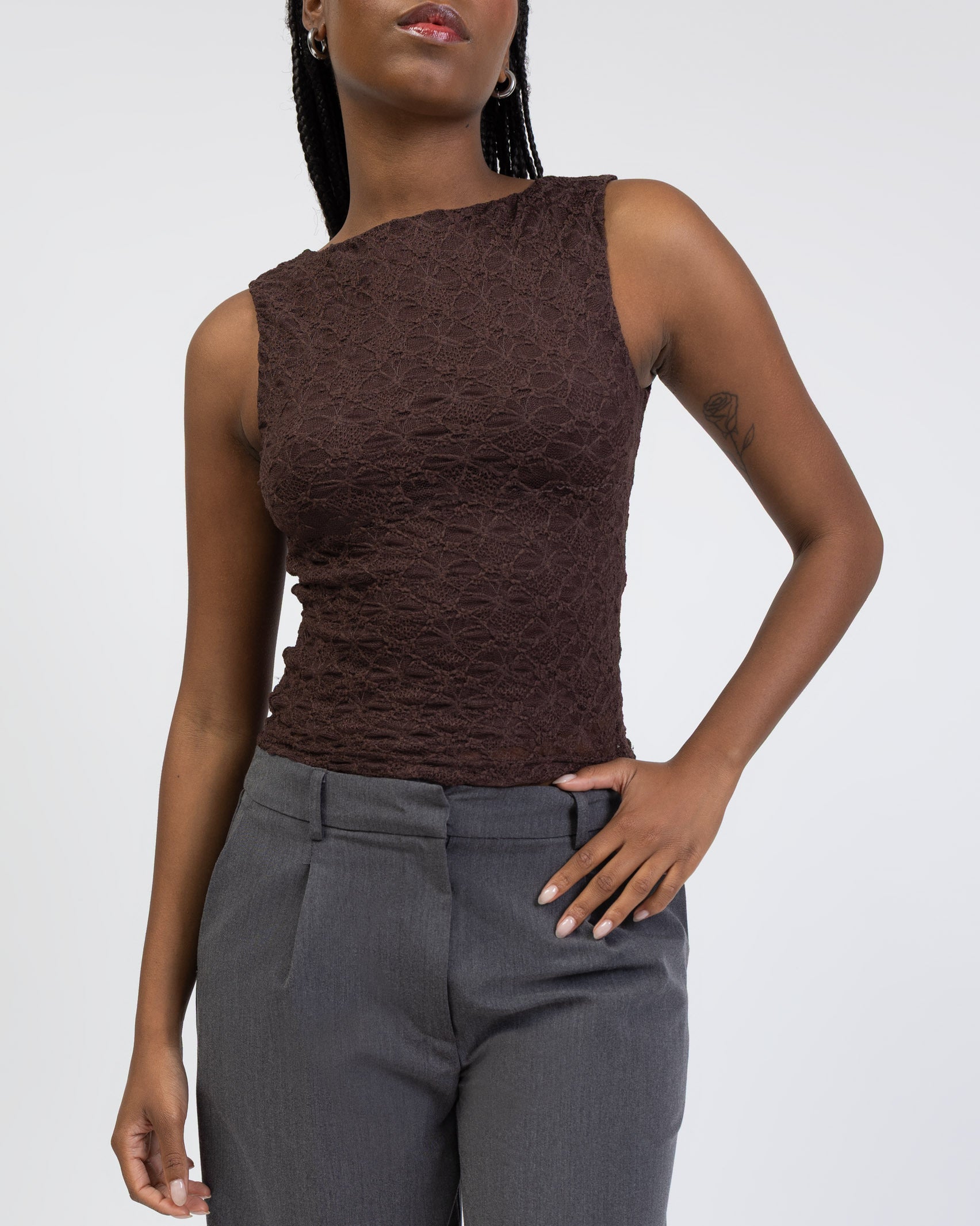 Top mit U-Boot Ausschnitt aus Spitze