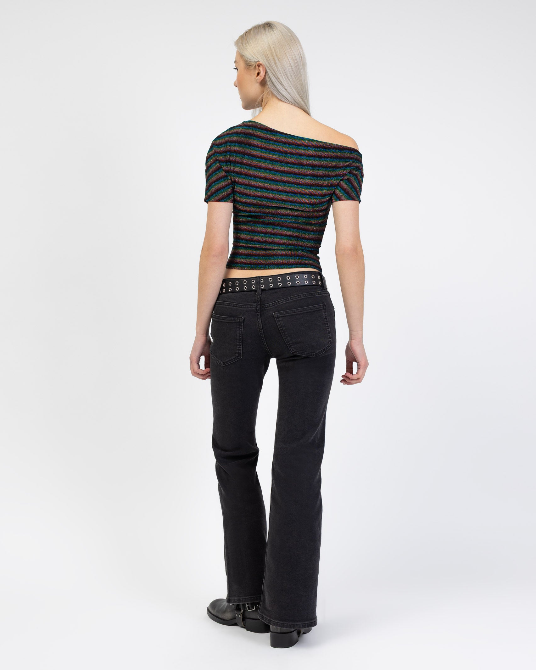 Offshoulder Shirt mit bunt glitzernden Streifen