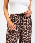 Lockere Mesh Hose mit Leoprint