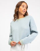 Zweifarbiger Strickpullover