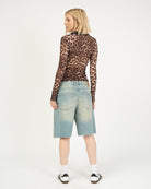 Taillierte Mesh Bluse mit Leoprint