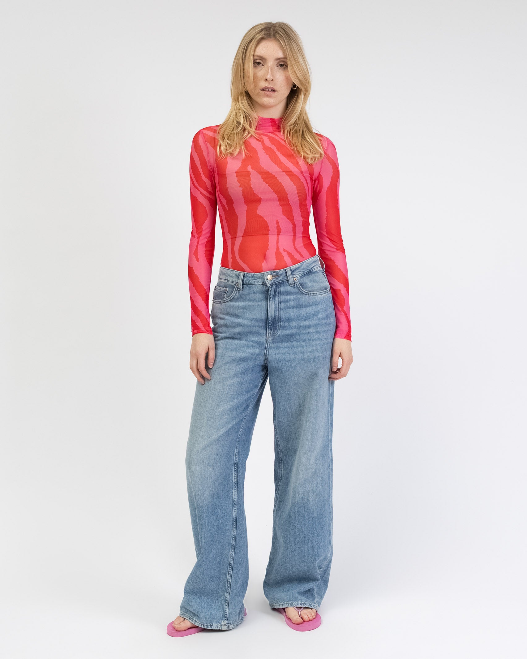 Body mit gecracktem Muster