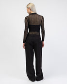 Transparenter Body mit Wellenmuster