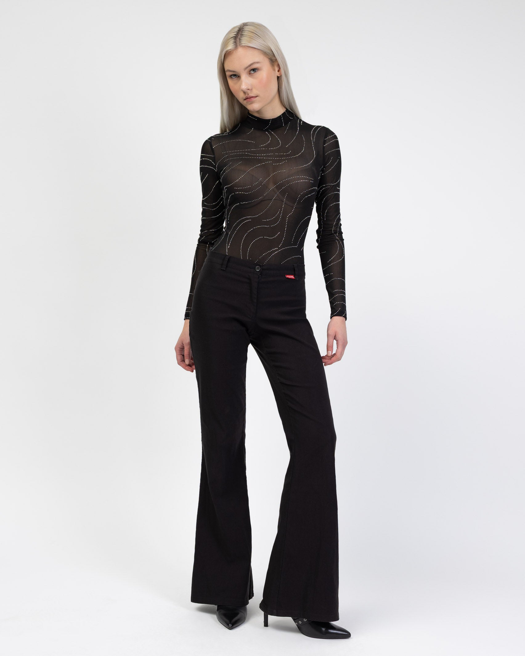 Body mit Wirbelmuster aus Strass