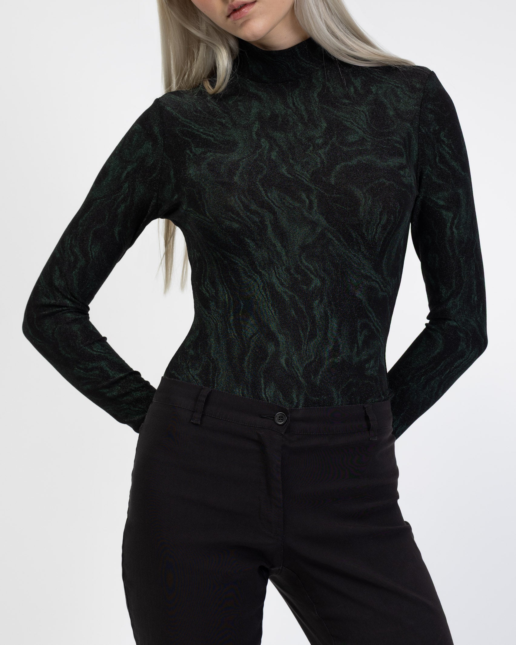 Body mit glitzerndem Marmormuster