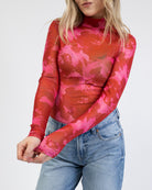 Body mit floralem Muster