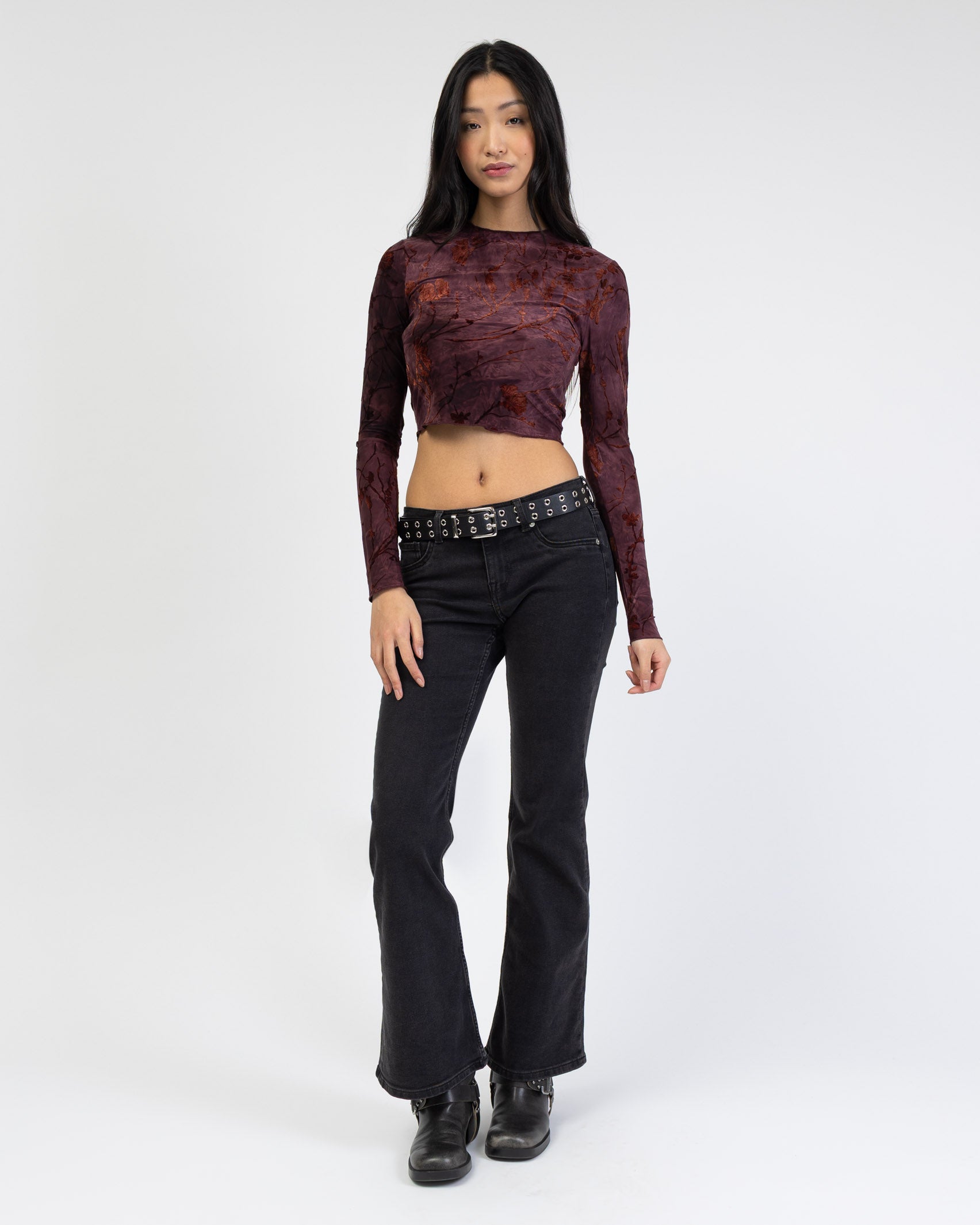 Langarmshirt mit Blumenprint aus Samt