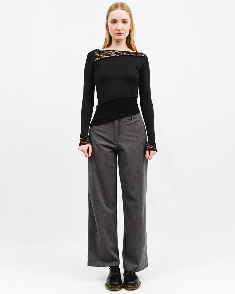 Asymmetrisches Langarmshirt mit Spitzen Details - Broke + Schön