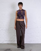 Mesh Top mit samtigem Blumenprint