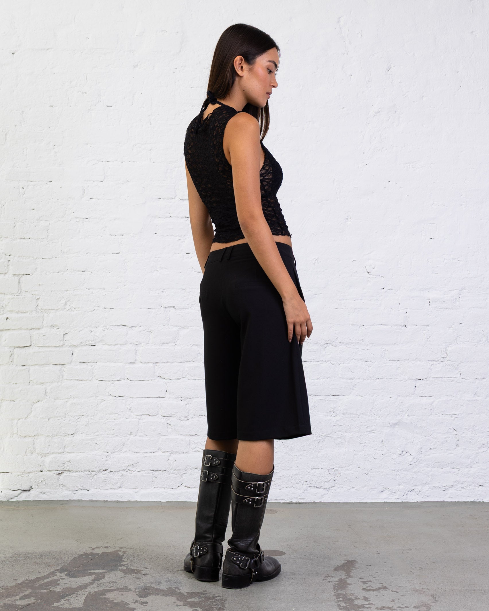 Spitzentop mit Blumenstruktur