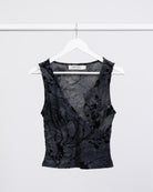 V-Neck Top mit Blumenprint aus Samt