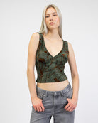 V-Neck Top mit Blumenprint aus Samt