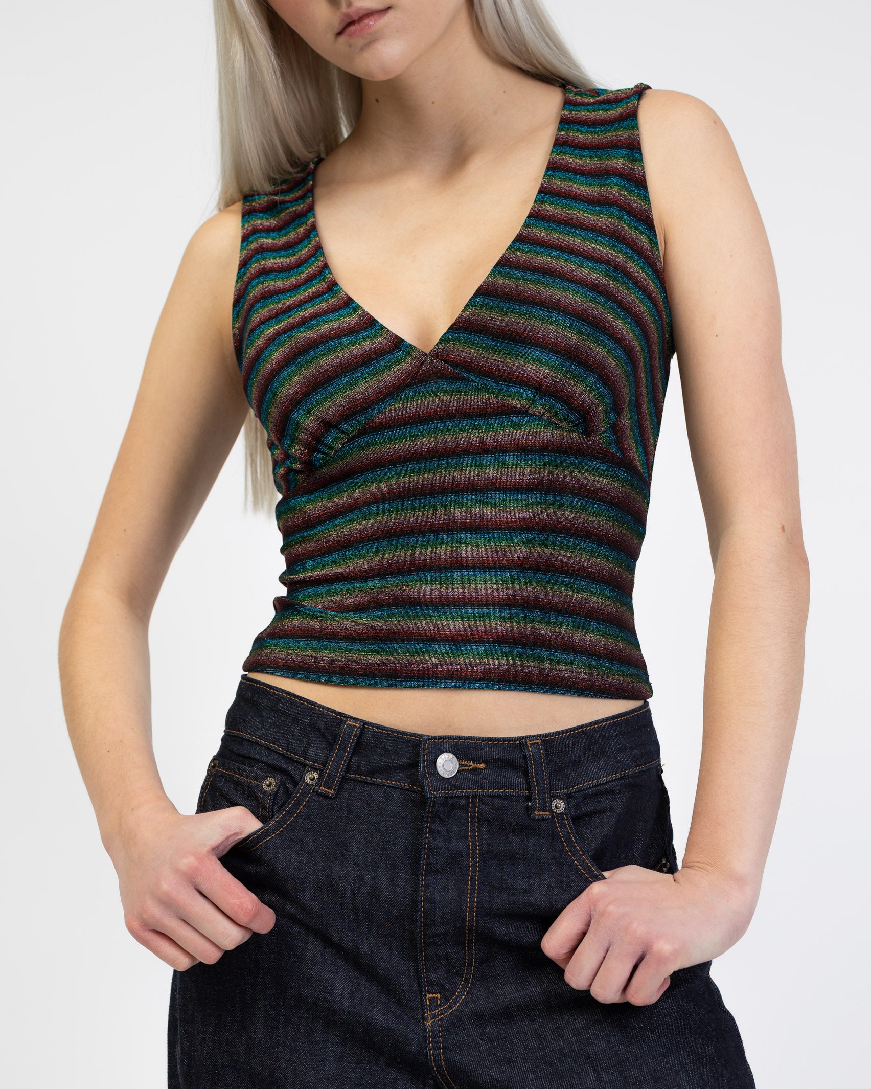 V-Neck Top mit bunt glitzernden Streifen
