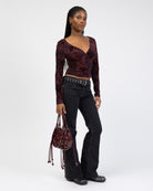 V-Neck Longshirt mit Blumenprint aus Samt