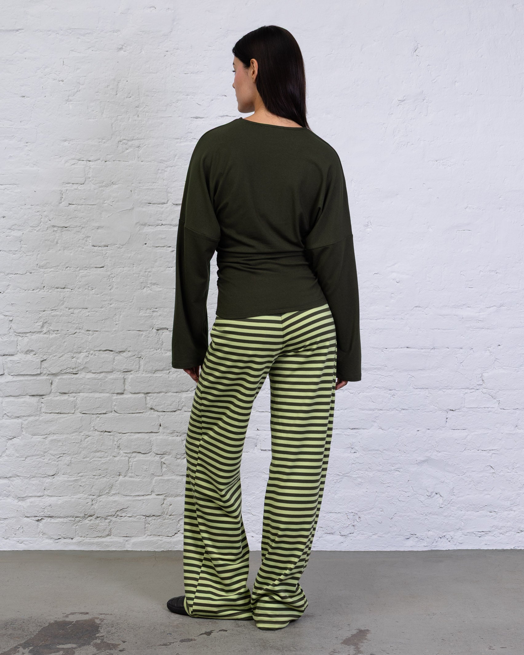 Elastische Hose mit Streifen