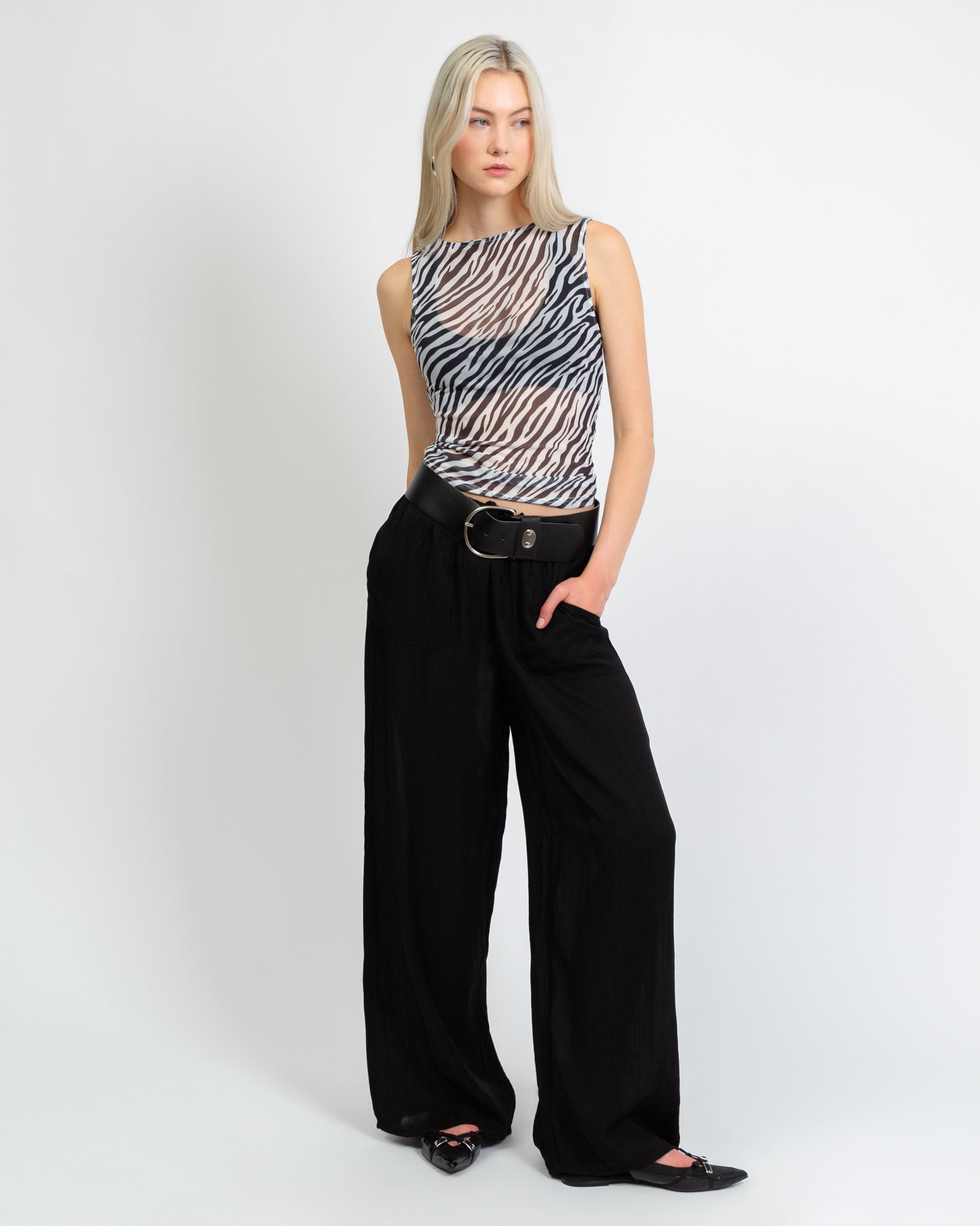 Mesh Top mit U-Boot Ausschnitt und Zebraprint