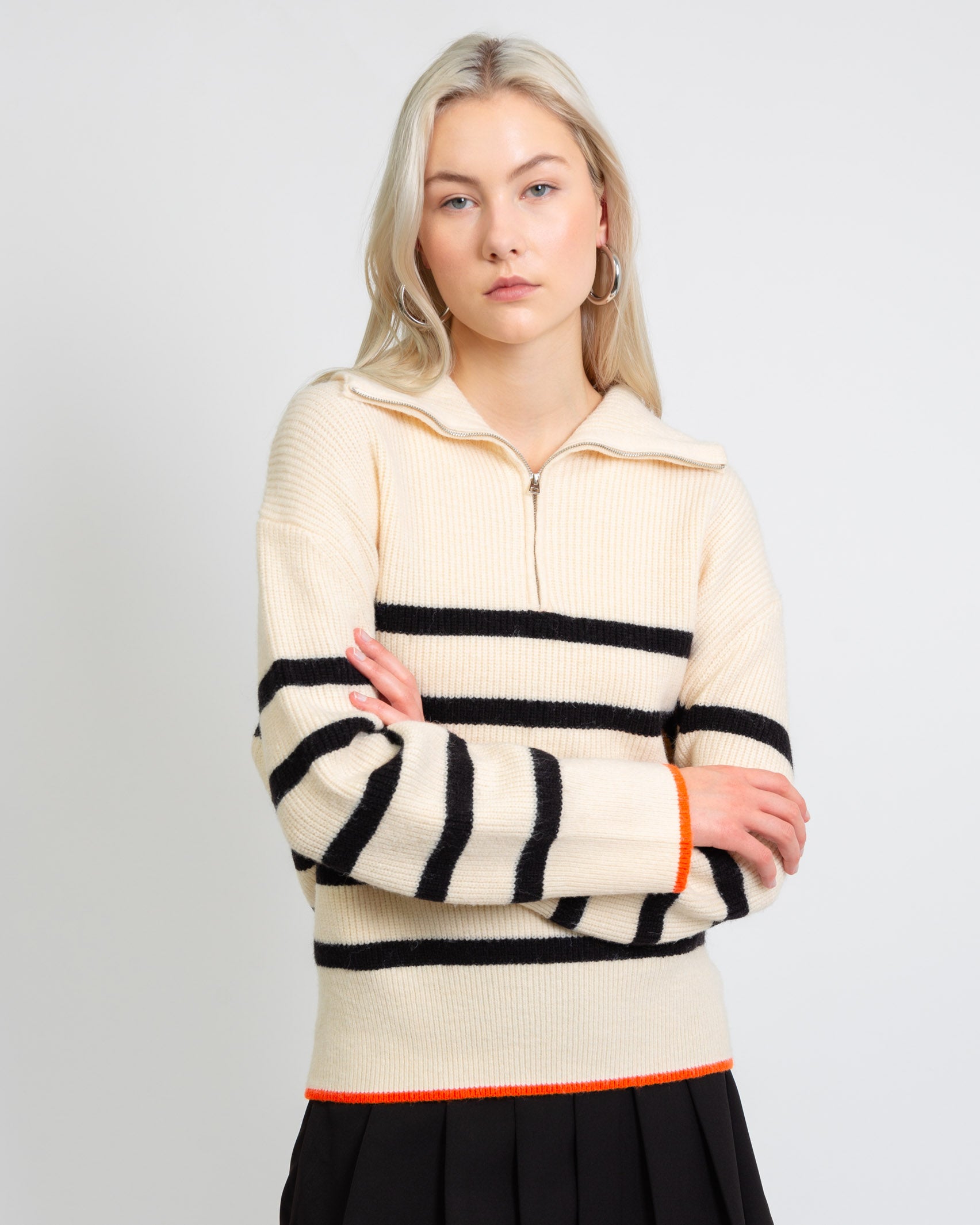 Klassischer Half-Zip Streifenpullover mit Farbakzenten