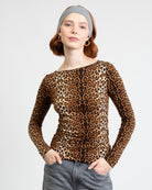 Langarmshirt mit U-Boot-Ausschnitt und Leoprint